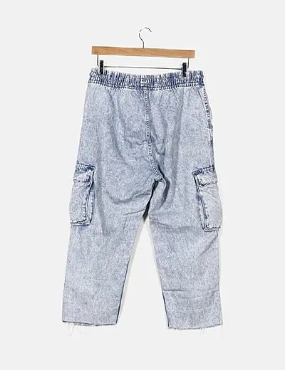 Bershka Pantalón denim cargo