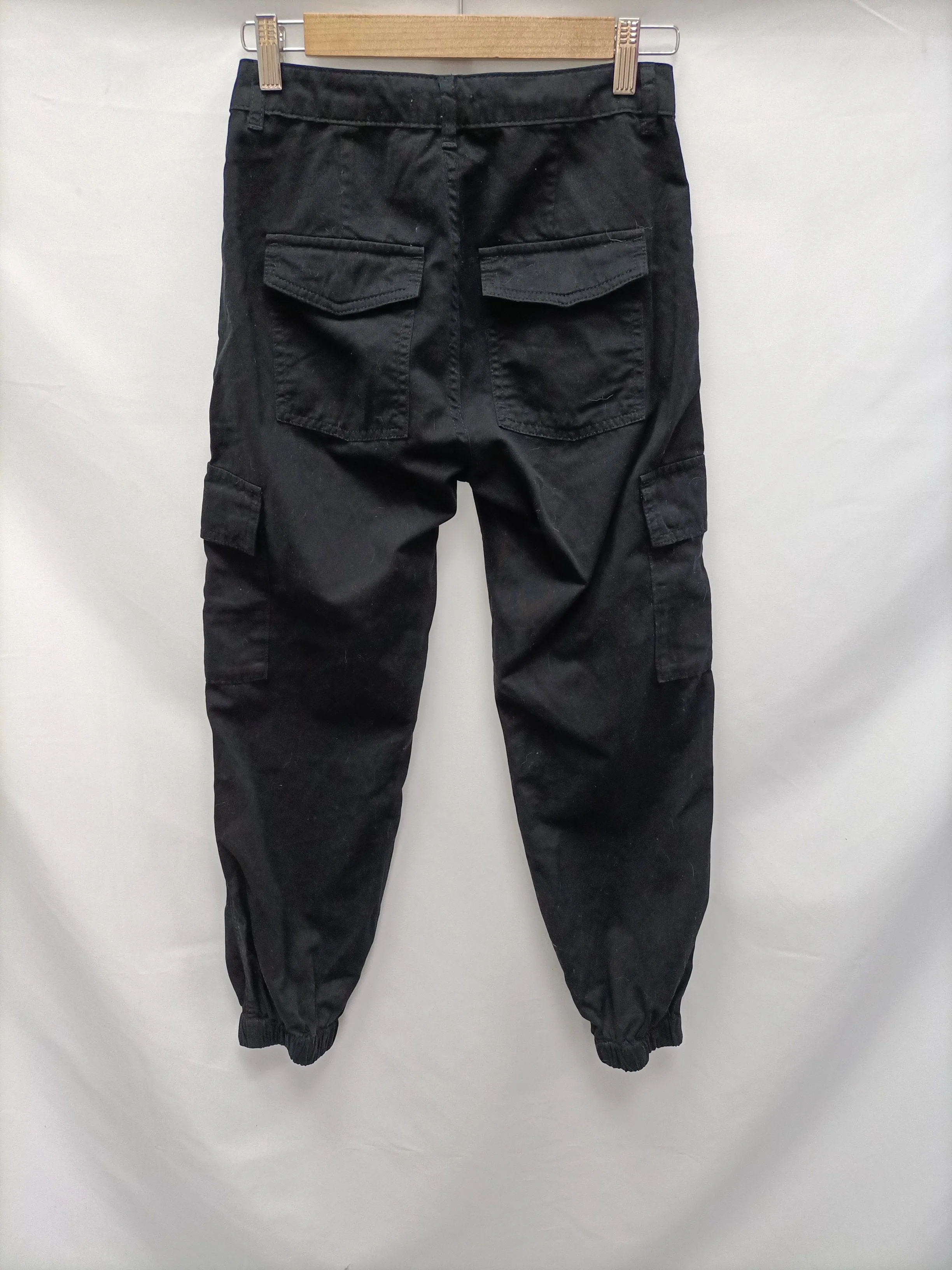 SUBDUED. Pantalón cargo negro T.s