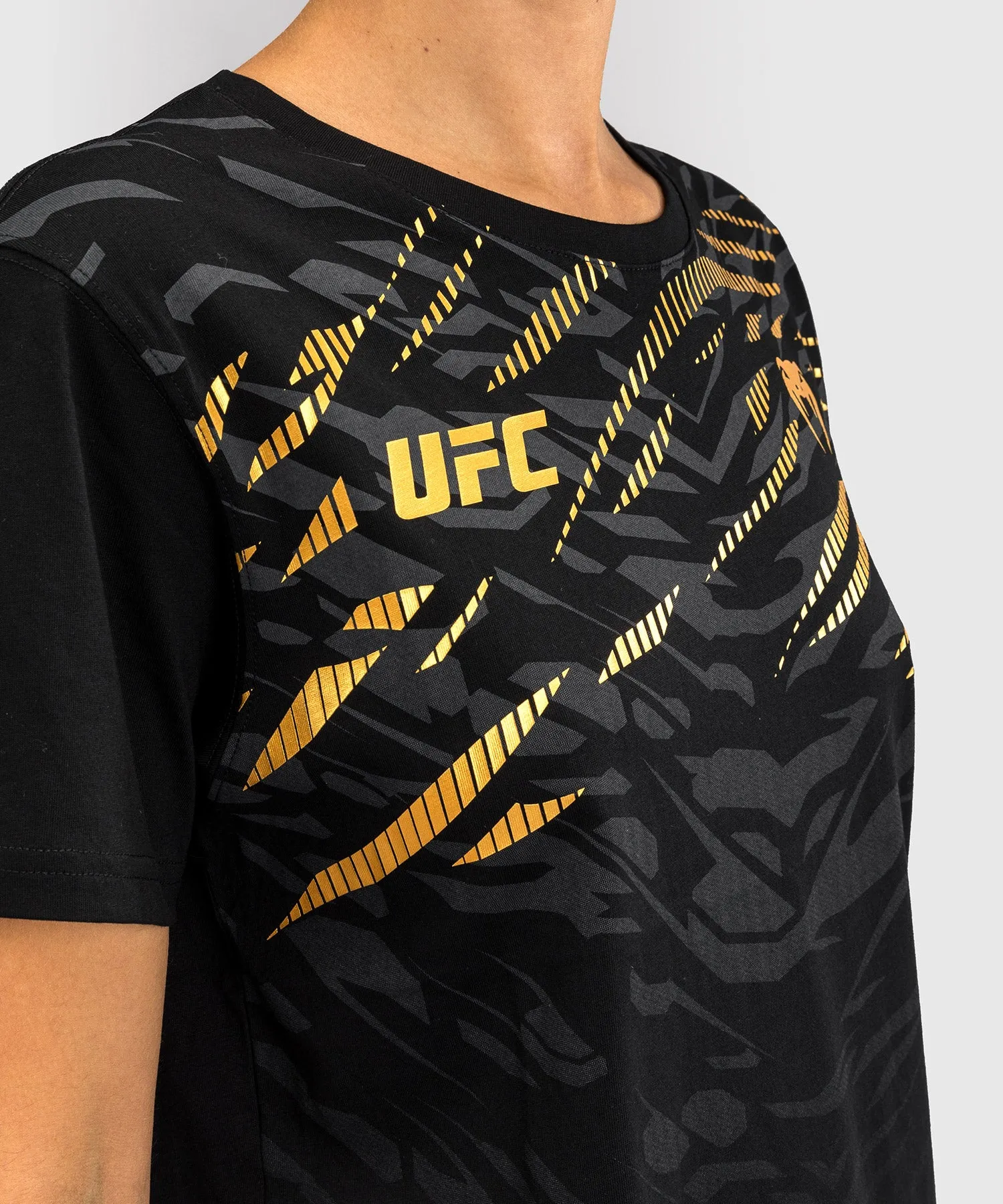 UFC Fusion by Venum Replica Camiseta de Manga Corta para Mujer - Champion